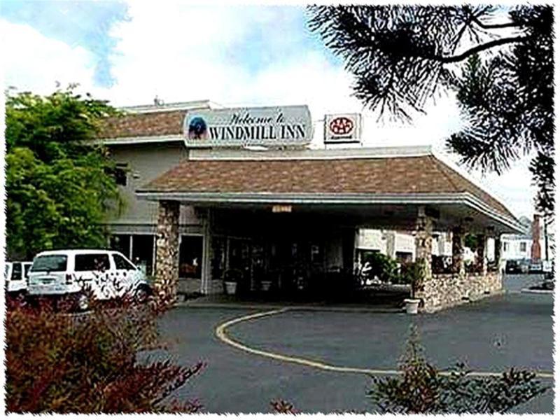 Windmill Inn Of ローズバーグ エクステリア 写真